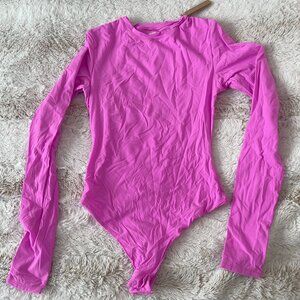 SKIMS Fits Everybody Long Sleeve Crew Neck Bodysuit in Neon Orchid Small